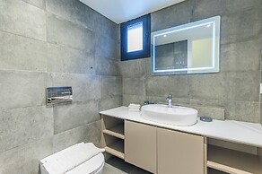 Achrafieh Gate - Modern 3-BR Apartments