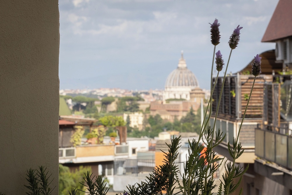 Rental in Rome Saint Peter View Penthouse