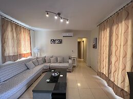 Kika Residence - 2 Bedroom House With Barbeque