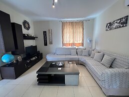 Kika Residence - 2 Bedroom House With Barbeque