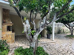 Kika Residence - 2 Bedroom House With Barbeque
