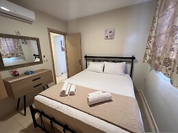 Kika Residence - 2 Bedroom House With Barbeque