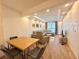 LV Central Apartment-Free Parking