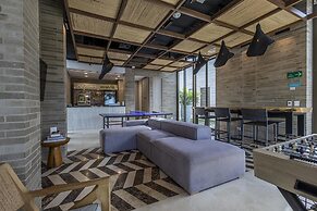 2BR 5 Guests Private Balcony and Shared Pool