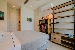 2BR 5 Guests Private Balcony and Shared Pool
