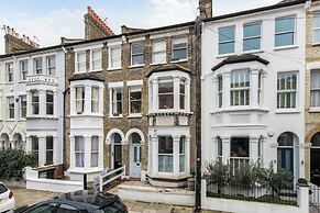 Stunning 2-bedroom Flat in Fulham
