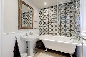 Stunning 2-bedroom Flat in Fulham