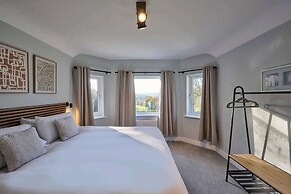 Host Stay Roundwood House