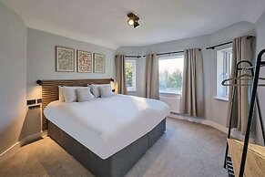 Host Stay Roundwood House