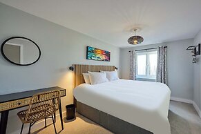 Host Stay Roundwood House