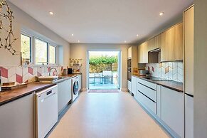 Host Stay Roundwood House