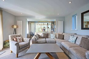 Host Stay Roundwood House