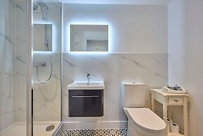 Host Stay Roundwood House