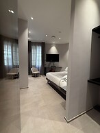 LEOPOLDO SUITES