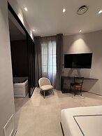 LEOPOLDO SUITES