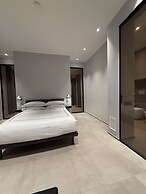 LEOPOLDO SUITES