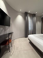 LEOPOLDO SUITES