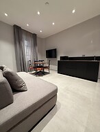 LEOPOLDO SUITES