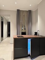 LEOPOLDO SUITES