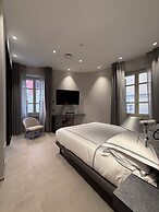 LEOPOLDO SUITES