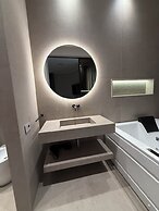 LEOPOLDO SUITES