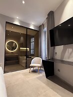 LEOPOLDO SUITES