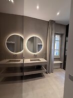 LEOPOLDO SUITES