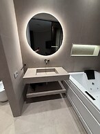 LEOPOLDO SUITES