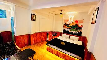 Bawli Treehouse
