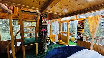Bawli Treehouse