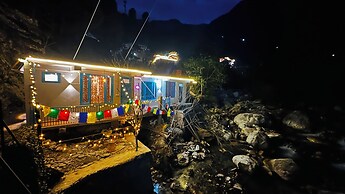 Bawli Treehouse