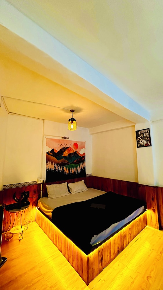 Bawli Treehouse