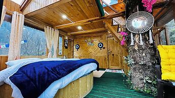 Bawli Treehouse
