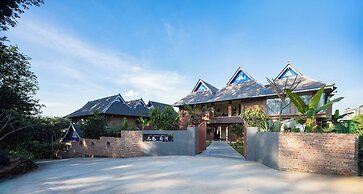 Three-Colored Cloud River Resort VILLA