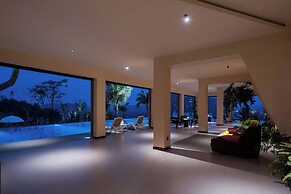 Three-Colored Cloud River Resort VILLA