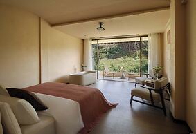 Three-Colored Cloud River Resort VILLA