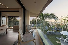 Three-Colored Cloud River Resort VILLA