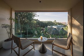 Three-Colored Cloud River Resort VILLA