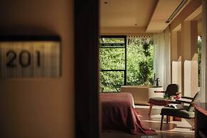 Three-Colored Cloud River Resort VILLA
