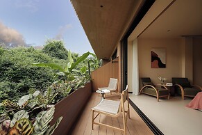 Three-Colored Cloud River Resort VILLA