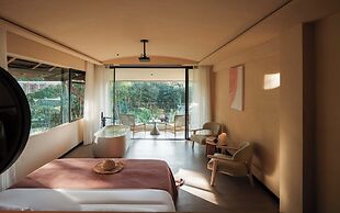 Three-Colored Cloud River Resort VILLA