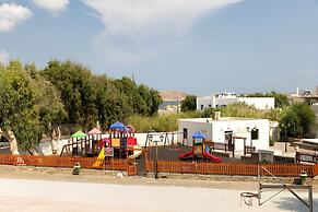 Naousa Center Living