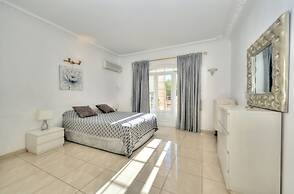 Praia da Marinha Apartment