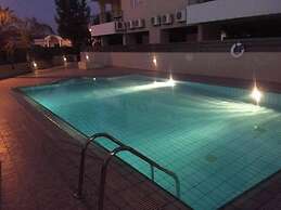 2br-7 Guests-free Parking-pool-aircon