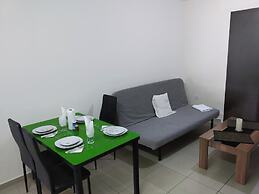 2br-7 Guests-free Parking-pool-aircon