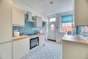 Three Bed Apartment by Guestz