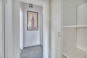 Three Bed Apartment by Guestz