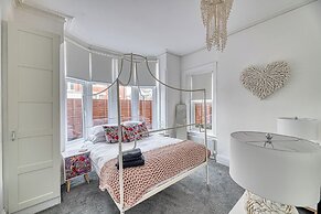 Three Bed Apartment by Guestz