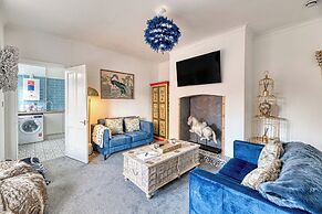 Three Bed Apartment by Guestz