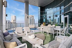 Penthouse Private Pool and Yacht Views